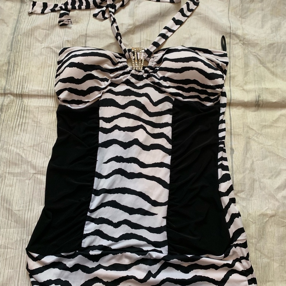 NWT small dressy tank